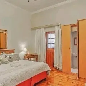house-wampex-in-r400-night.port-elizabeth-hotel.com/